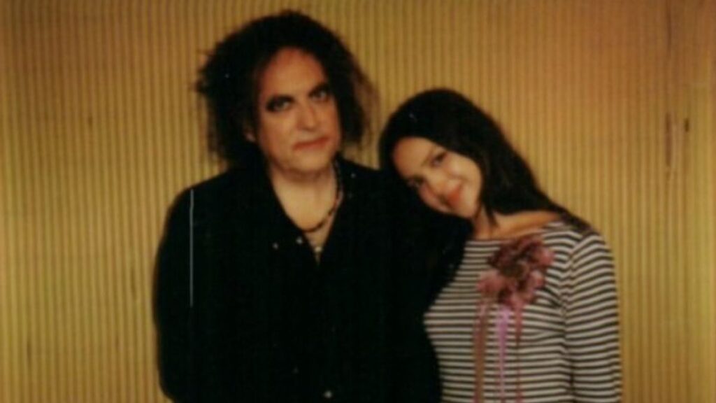 Olivia Rodrigo dan Robert Smith (Instagram @robertsmith)