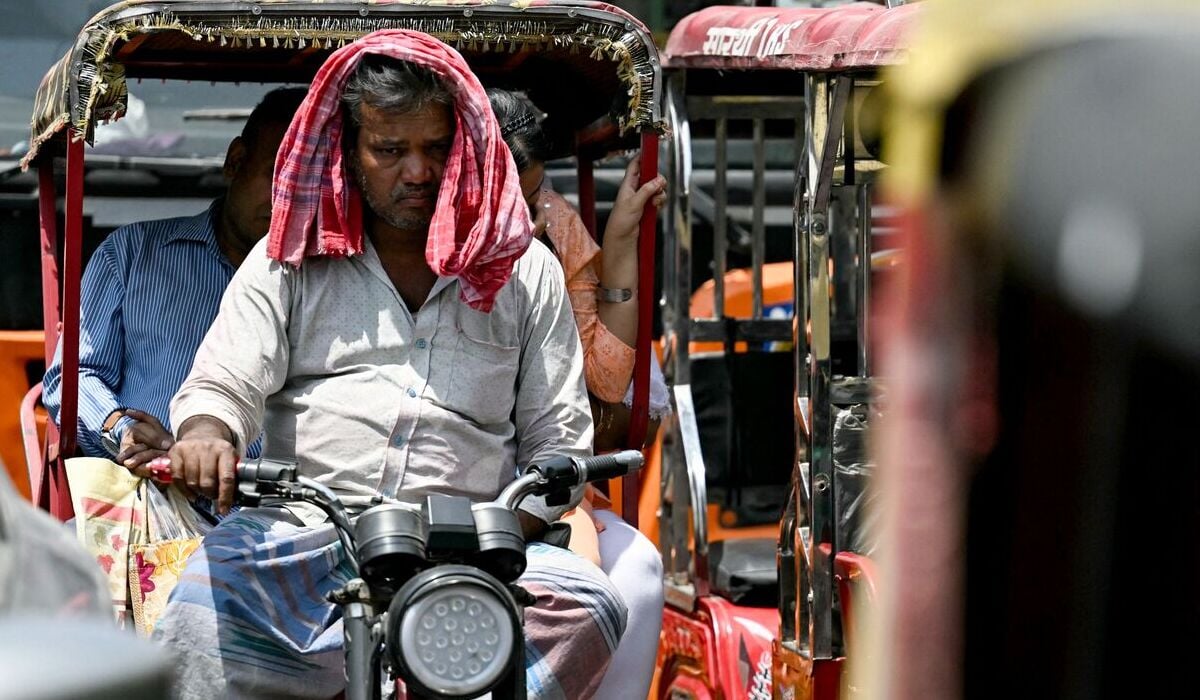 Masyarakat di India, berkegiatan di tengah gelombang panas yang terus melanda.(Dok. AFP)