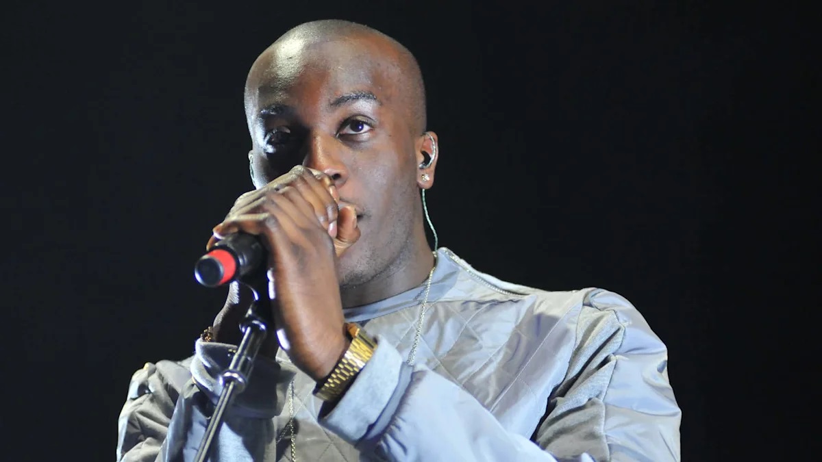 Penyanyi-penulis lagu Talay Riley, yang menulis lagu-lagu hits untuk Dua Lipa dan Britney Spears, meninggal dunia pada usia 39 tahun setelah menjadi korban penusukan di London. (Tangkapan Layar)