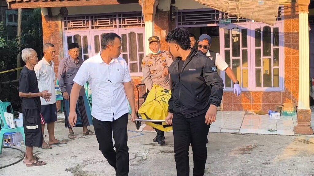 Wanita 47 Tahun Ditemukan Tewas di Dalam Rumah, Polisi Selidiki Dugaan Perampokan karena Ditemukan Luka pada Tubuh Korban (Foto : Darfan)