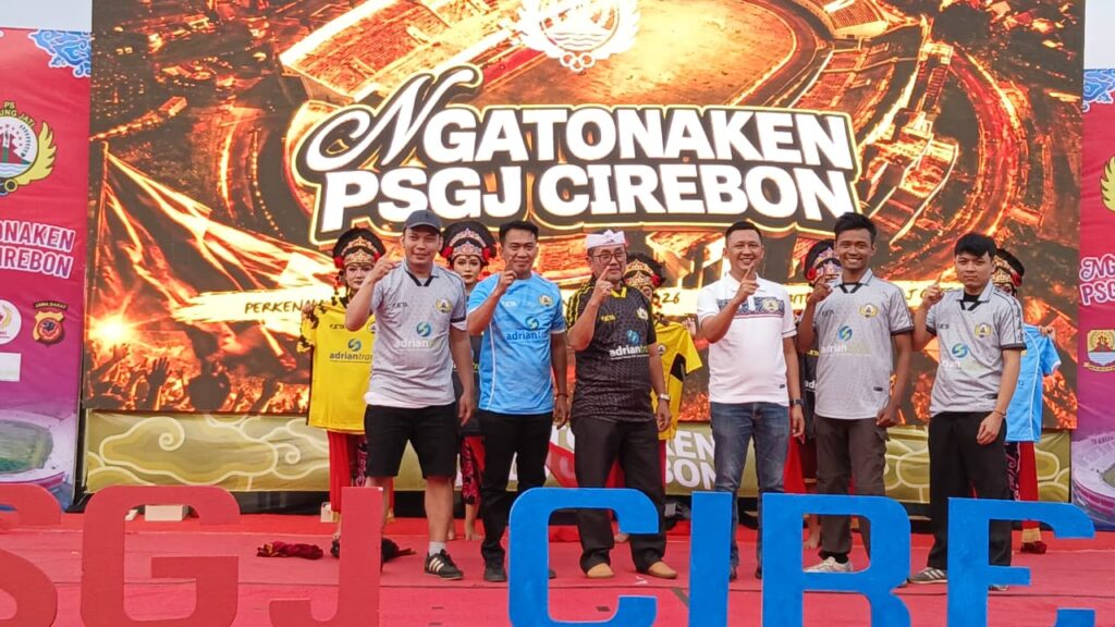 Persatuan Sepakbola Gunung Jati (PSGJ) Cirebon resmi diluncurkan kembali dalam sebuah seremoni meriah di Stadion Watubelah, Kabupaten Cirebon (Foto : Darfan)