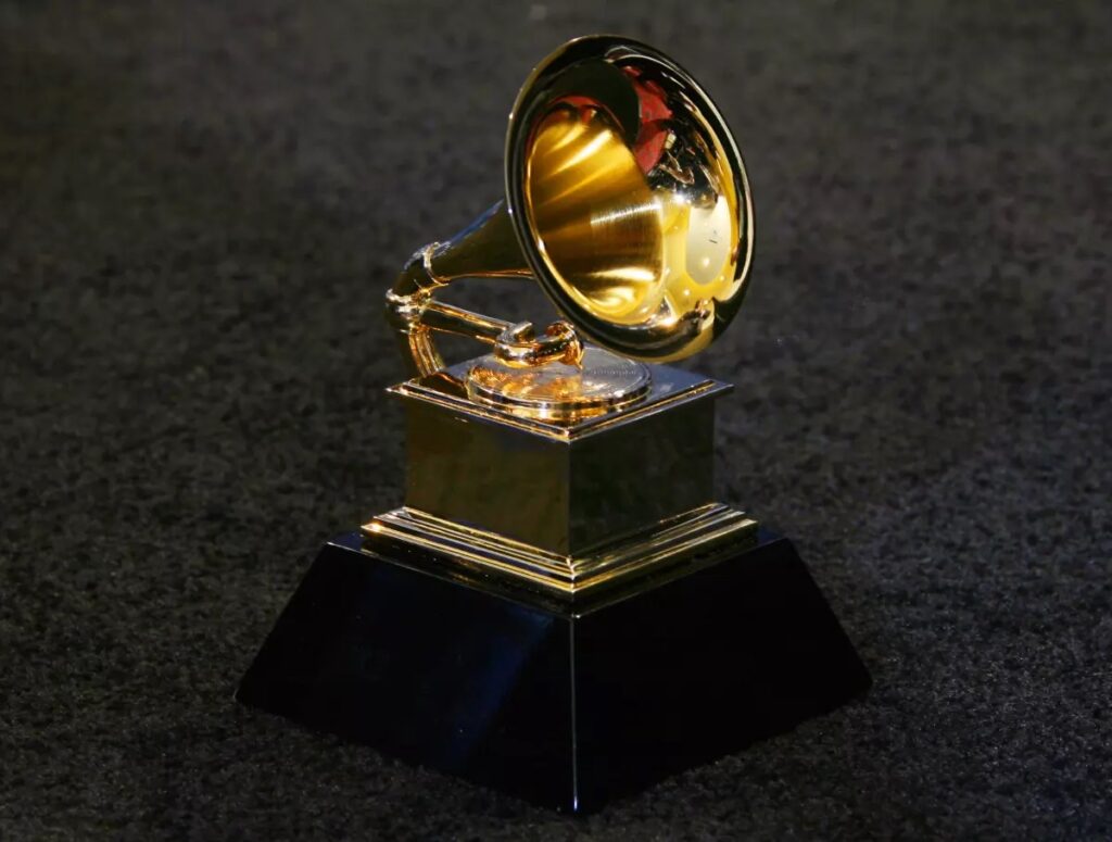 Piala Grammy Awards (Gabriel Bouys / AFP via Getty Images)