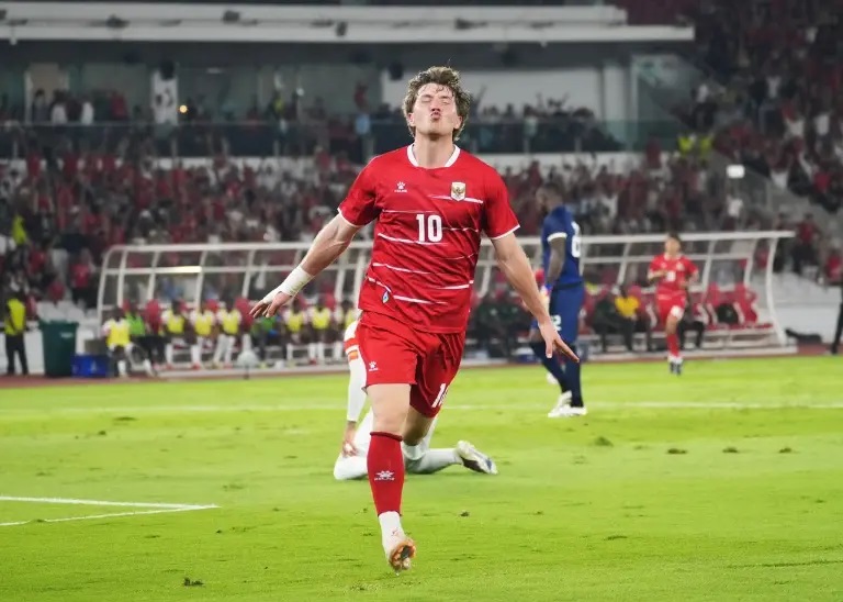 Ole Romeny berhasil mencetak gol ke gawang Mozambik 1-0 di Stadion Utama Gelora Bung Karno, Jakarta, Selasa (9/6) malam.(foto:kemenpora.go.id)