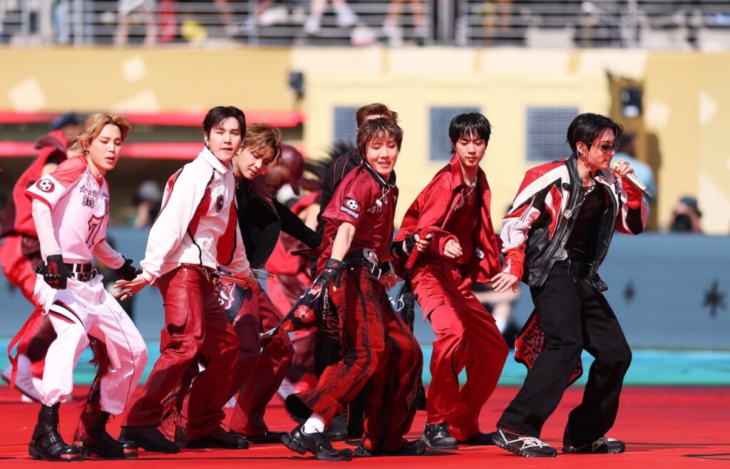 Penampilan BTS di Halftime Show Final Piala Dunia 2026 (Sumber Foto : Carl Recine / GETTY IMAGES NORTH AMERICA / Getty Images via AFP)