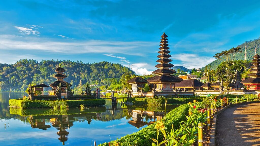 Ilustrasi keindahan Pulau Bali, pulau terbaik dunia, peringkat ke-3 versi Travel and Leisure. (Sumber Foto : shutterstock)