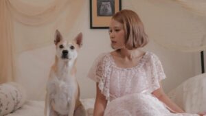 Nadin Amizah dalam pemotretan album ‘Laika, yang Ditinggalkan’. (dok Secret Signals)