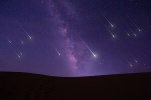 Ilustrasi hujan meteor (Shutterstock)