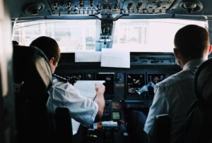 Survei : 3 dari 4 Pilot Pernah Alami Microsleep Saat Menerbangkan Pesawat (Tangkapan Layar)