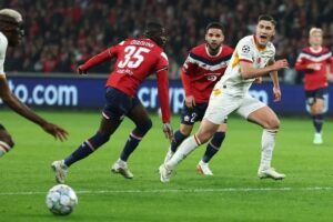 Bek Timnas Indonesia, Calvin Verdonk, beraksi pada laga Liga Champions saat memperkuat timnya, Lille OSC. Partai Lille vs Galatasaray bergulir di Stade Pierre-Mauroy pada Rabu (21/10/2026).(AFP/SAMEER AL-DOUMY)
