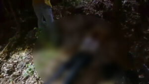 Sesosok mayat laki-laki dengan kondisi mengenaskan ditemukan di kawasan Taman Nasional Gunung Ciremai, Desa Padabeunghar, Kecamatan Pasawahan, Kabupaten Kuningan (Foto : Darfan)