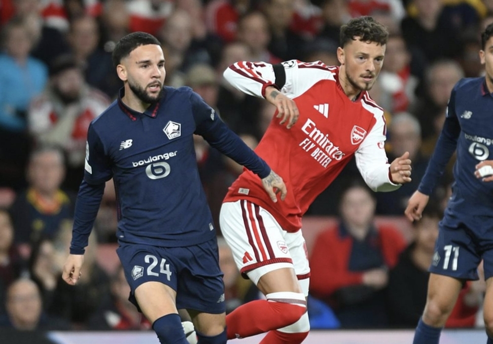 Calvin Verdonk saat mencatatkan debut di Liga Champions bersama Lille. (X)