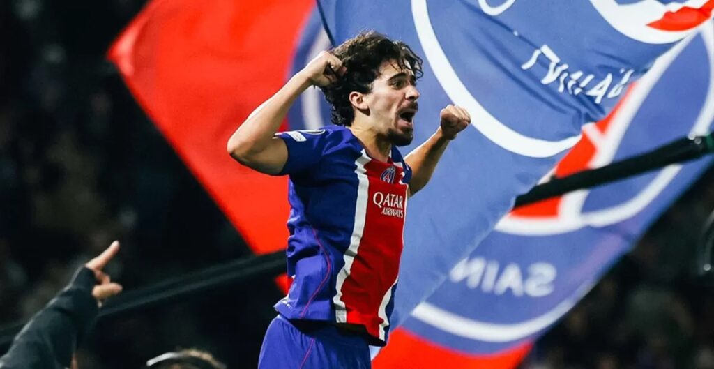 Kapten PSG, Vitinha melakukan selebrasi setelah menjebol gawan Barcelona di Liga Champions. (X/@PSG_English)