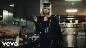 LISA BLACKPINK Resmi Rilis Mini Album ‘Press Play’ dan MV ‘Tarantino’